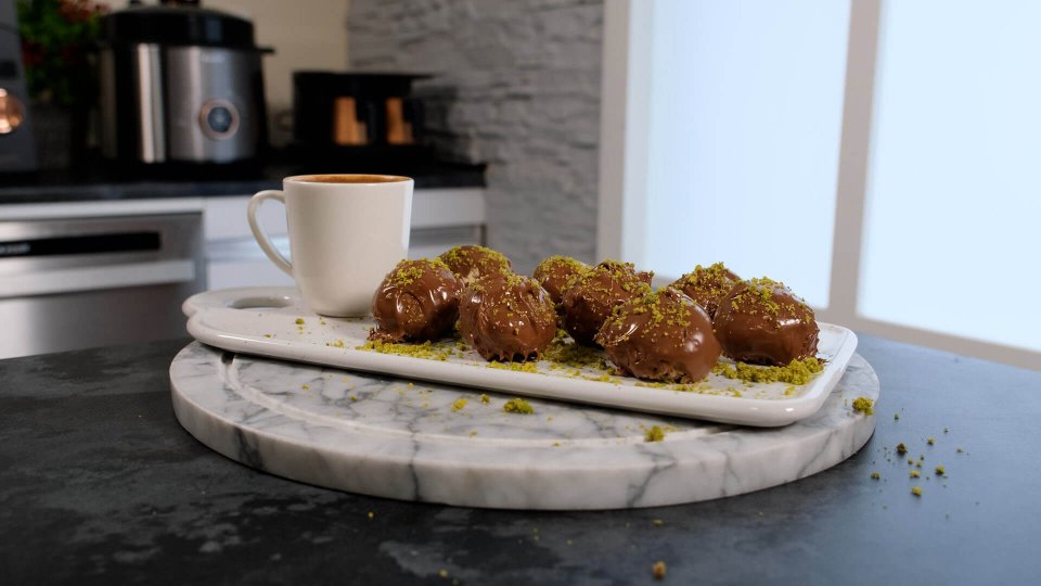 Glutensiz Fistik Ezmeli Toplar Tarifi