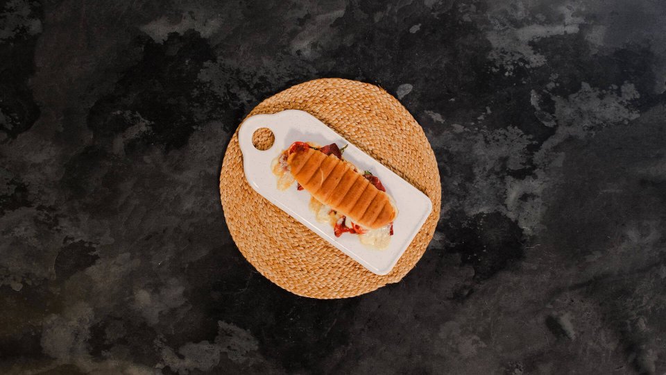 Kaşarlı & Pastırmalı Sandviç Tarifi