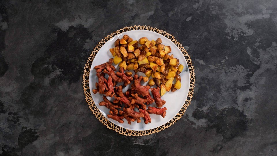 Patates Kızartması Ve Sosis Tabağı Tarifi Nasıl Yapılır?