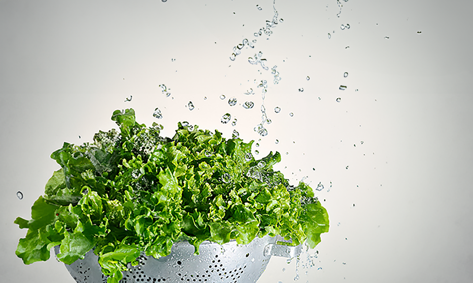 Sağlıklı Beslenmenin İlk Adımı: Sebze ve Meyveler Nasıl Yıkanmalı?