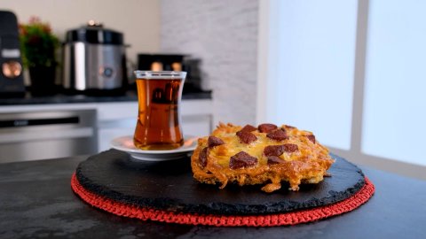 Fırında Yumurtalı Ve Sucuklu Ekmek Tarifi