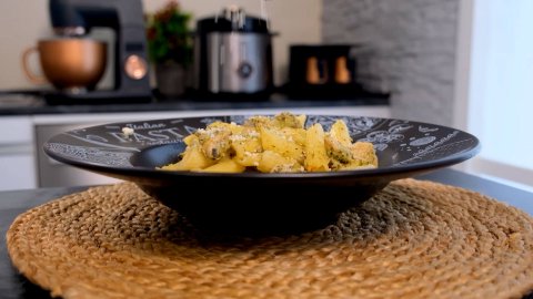 Sebzeli Ve Tavuklu Kremalı Makarna Tarifi