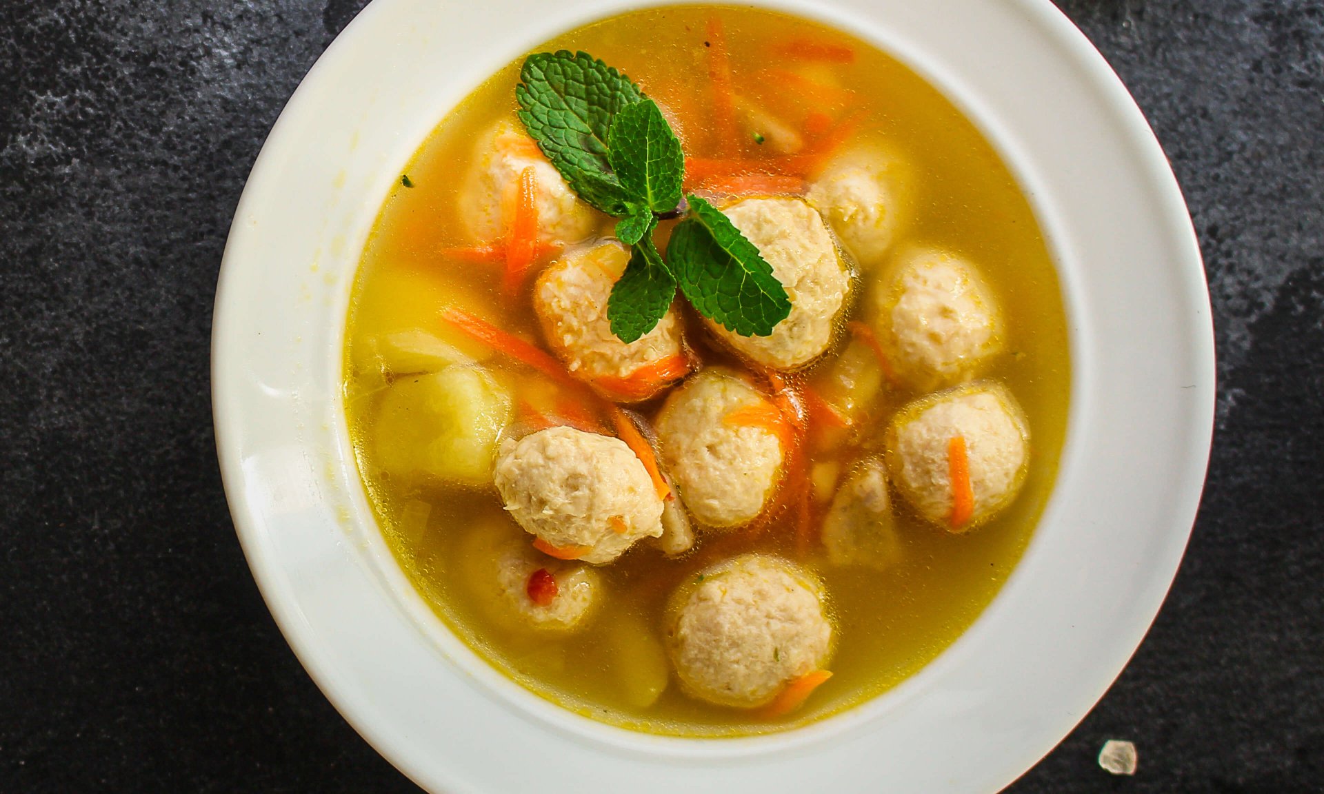 Tavuk Köfteli Sebze Çorbası Tarifi