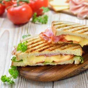 Jambonlu Tost Tarifi