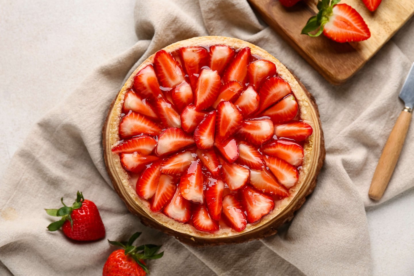 İlkbahara Yakışan Hafif Meyveli Tart Tarifi