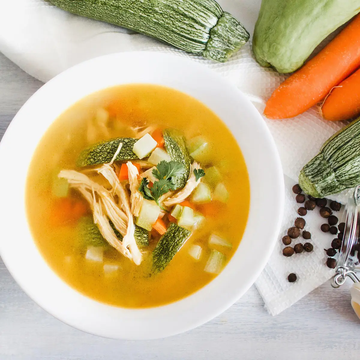 Tavuk Suyu Çorbası