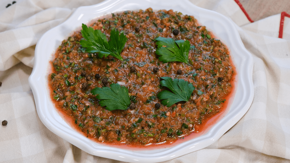 Acılı Ezme Nasıl Yapılır?