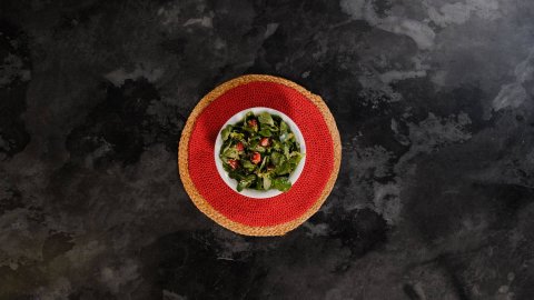 Semizotlu Ve Çilekli Kinoa Salatası Tarifi