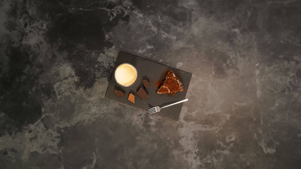 Latte Yanında Tiramisu Tarifi