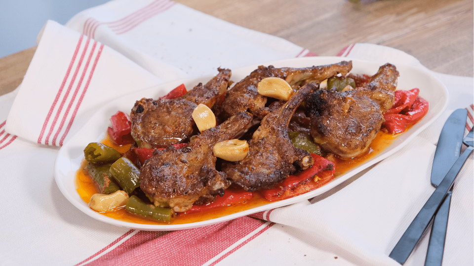 Fırında Domates Soslu ve Sebzeli Pirzola Tarifi