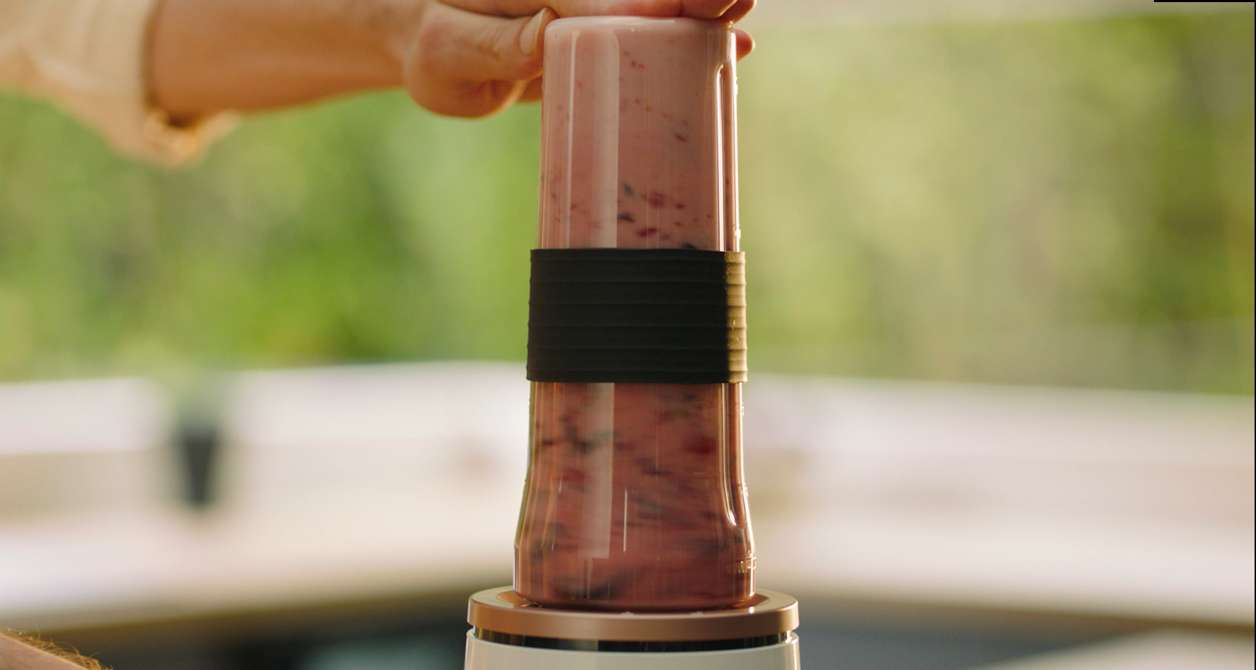 350 W motor gücüyle ideal karıştırma performansı, 18.000 devir dönüş hızı